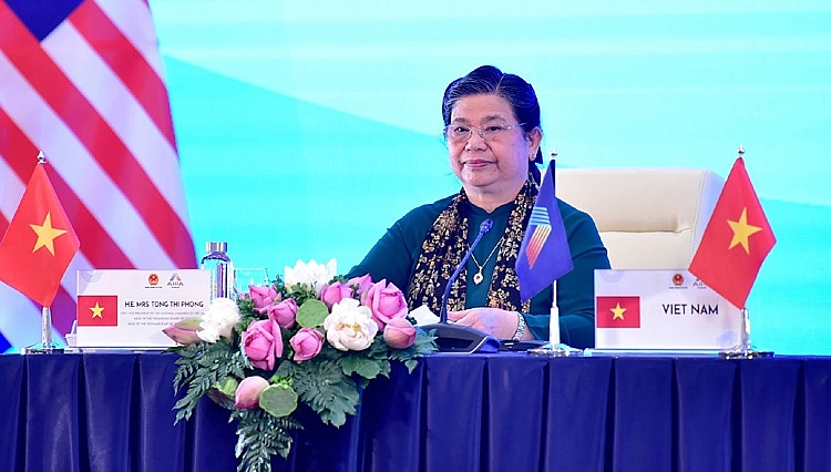 undefined 4131-quoc-hoi