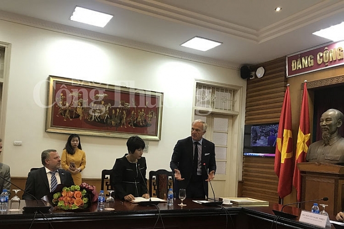 Greg Norman- Huyền thoại golf thế giới làm đại sứ du lịch Việt Nam greg norman huyen thoai golf the gioi lam dai su du lich viet nam