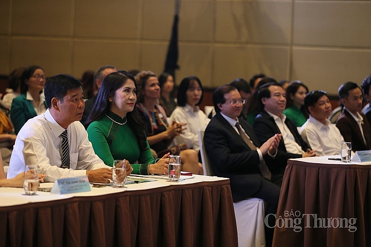 Đắk Nông tạo động lực bảo tồn, tìm kiếm thị trường cho dệt thổ cẩm