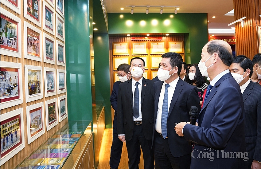 Đổi mới chất lượng đào tạo, đáp ứng yêu cầu nhiệm vụ trong tình hình mới Đổi mới chất lượng đào tạo, đáp ứng yêu cầu nhiệm vụ trong tình hình mới