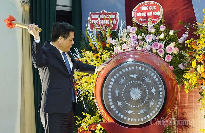 Đổi mới chất lượng đào tạo, đáp ứng yêu cầu nhiệm vụ trong tình hình mới Đổi mới chất lượng đào tạo, đáp ứng yêu cầu nhiệm vụ trong tình hình mới