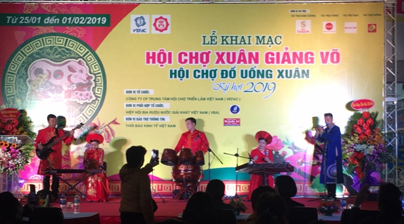 Thỏa sức mua sắm Tết tại Hội chợ Xuân Giảng Võ- Hội chợ Đồ uống Xuân 2019 thoa suc mua sam tet tai hoi cho xuan giang vo hoi cho do uong xuan 2019