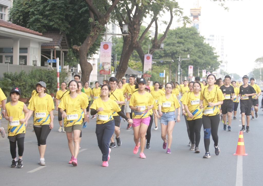 Resolution Run 2019- Trao tặng 100 triệu đồng cho bệnh nhân đái tháo đường resolution run 2019 trao tang 100 trieu dong cho benh nhan dai thao duong