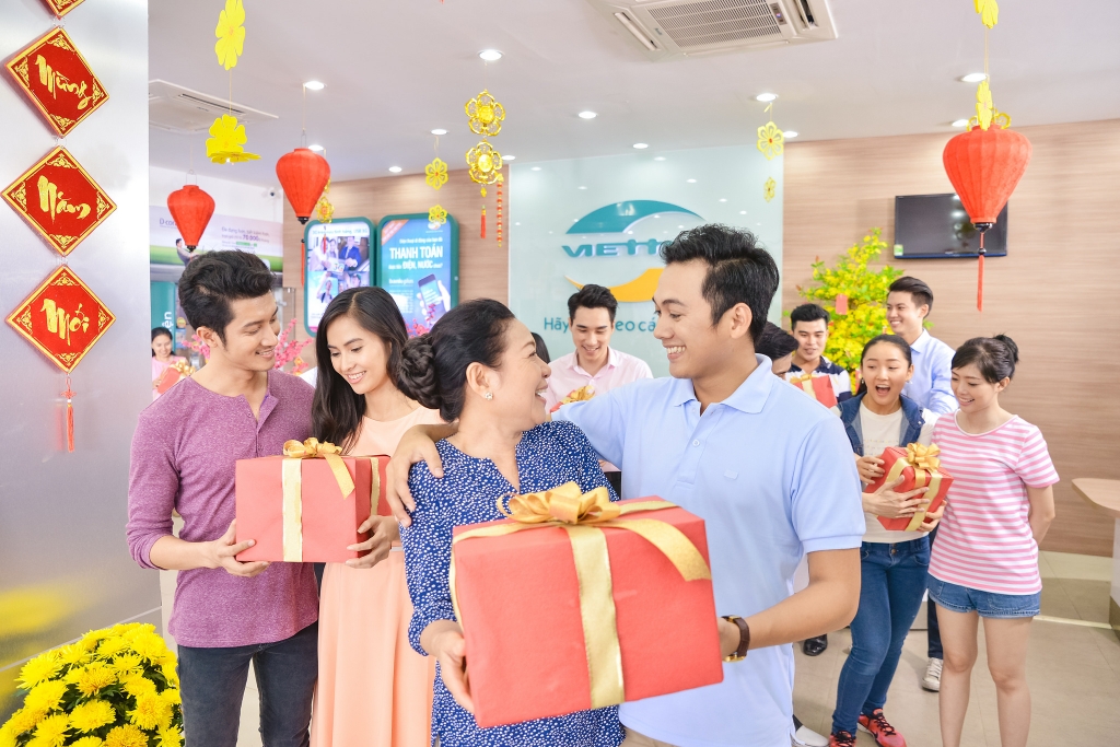 Cùng Viettel săn heo vàng may mắn trúng iPhone XS Max cu ng viettel san heo va ng may ma n tru ng iphone xs max