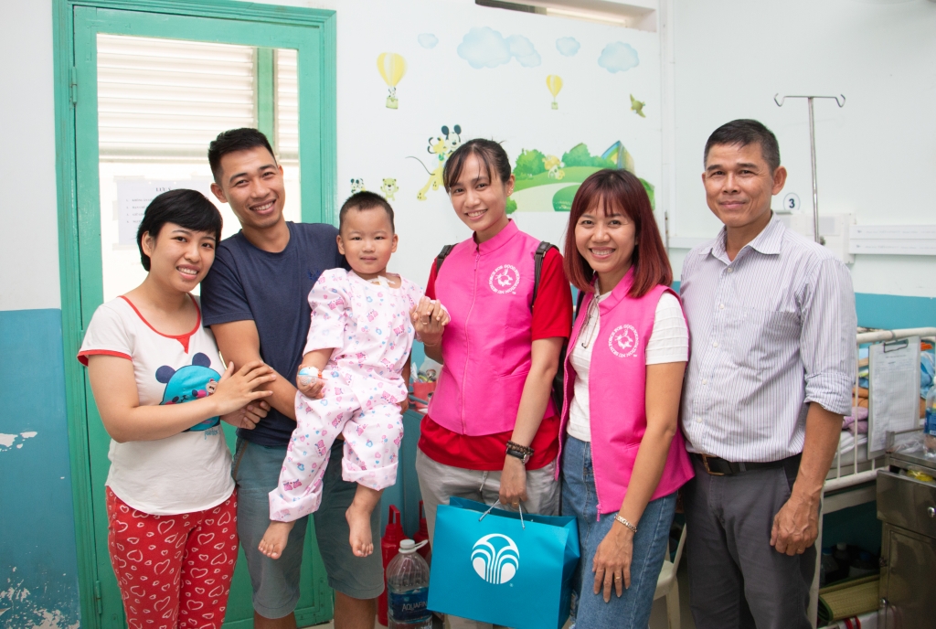 nu skin viet nam quyen gop hon 2 ty dong vao quy phau thuatttim cho tre em viet nam