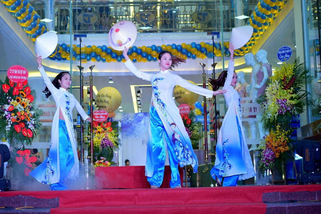 Hấp dẫn chương trình thời trang- ca nhạc tại Trung tâm Thời trang Vinatex