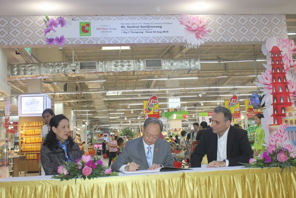 Bộ trưởng Thương mại Thái Lan đến Big C Việt Nam tìm hiểu sản phẩm Việt tiềm năng xuất khẩu bo truong thuong mai thai lan den big c viet nam tim hieu san pham viet tiem nang xuat khau