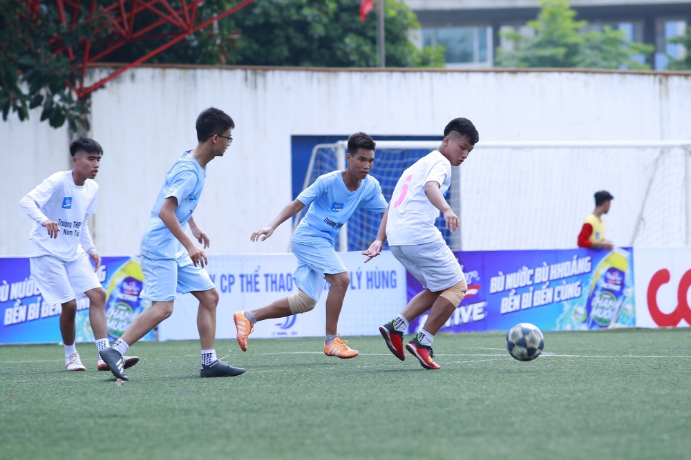 tung bung khai mac giai bong da hoc sinh thpt ha noi 2018 tranh cup number 1 active