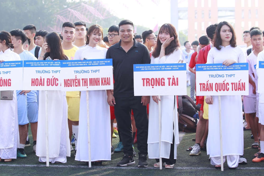 tung bung khai mac giai bong da hoc sinh thpt ha noi 2018 tranh cup number 1 active