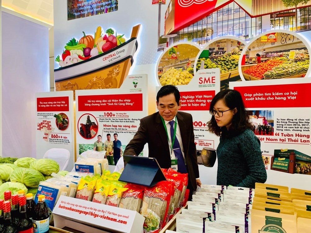 Ấn tượng sản phẩm “tam nông” của Central Group Việt Nam an tuong san pham tam nong cua central group viet nam tai trien lam quoc gia gioi thieu thanh tuu phat trien nong nghiep nong thon
