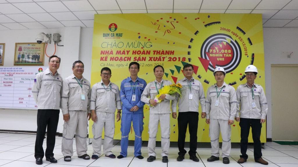 Đạm Cà Mau về đích 2018 sớm trước 29 ngày dam ca mau ve dich 2018 som truoc 29 ngay