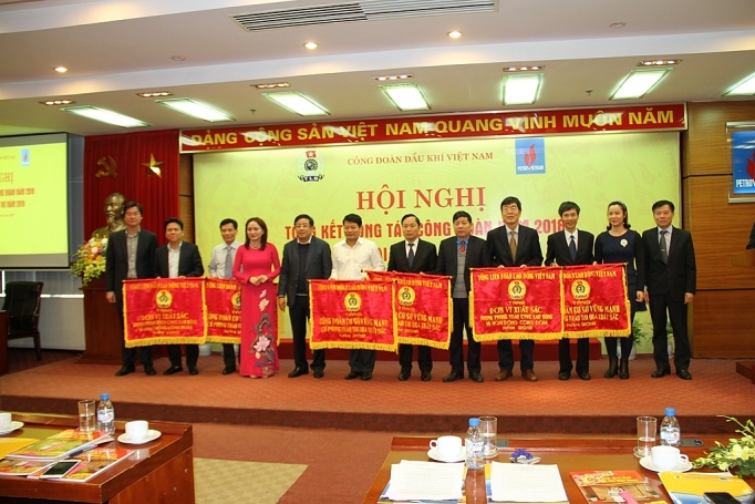 Công đoàn Dầu khí Việt Nam: Hướng về cơ sở và người lao động cong doan dau khi viet nam huong ve co so va nguoi lao dong