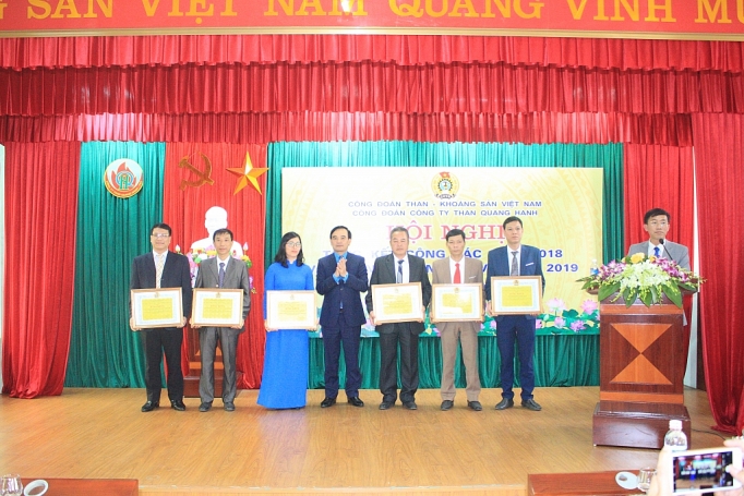 Công đoàn Công ty Than Quang Hanh luôn đồng hành cùng người lao động cong doan cong ty than quang hanh luon dong hanh cung nguoi lao dong