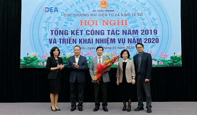 Tiếp tục là cầu nối thúc đẩy phát triển thương mại điện tử và kinh tế số tiep tuc la cau noi thuc day phat trien thuong mai dien tu va kinh te so