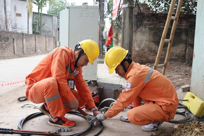 evn hanoi ron rang nhieu cong trinh ngay nhung ngay dau xuan 2019