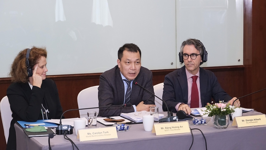 Thứ trưởng Bộ Công Thương Đặng Hoàng An, Đại sứ Phái đoàn Liên minh châu Âu tại Việt Nam Giorgio Aliberti