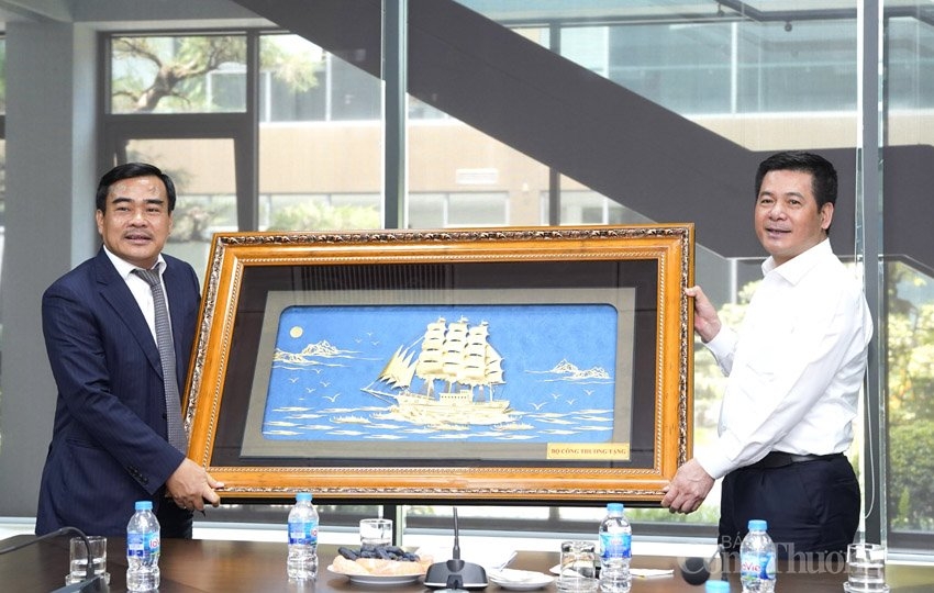 Bộ trưởng Nguyễn Hồng Diên Bộ trưởng Nguyễn Hồng Diên