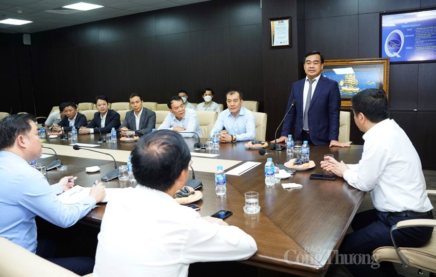 ông Nguyễn Minh Sơn- Giám đốc nhà máy Hyundai Thành Công ông Nguyễn Minh Sơn- Giám đốc nhà máy Hyundai Thành Công