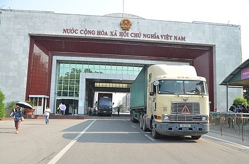 Tiếp tục đẩy nhanh thông quan xuất nhập khẩu hàng hóa tại các cửa khẩu tiep tuc day nhanh thong quan xuat nhap khau hang hoa tai cac cua khau