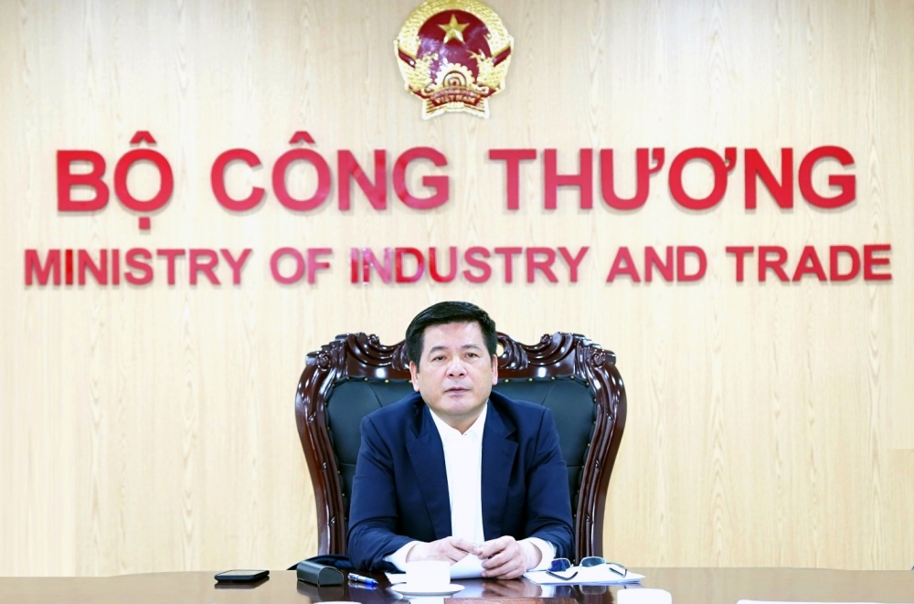 Bộ trưởng Bộ Công Thương Nguyễn Hồng Diên đã chủ trì các cuộc họp quan trọng về các vấn đề “nóng” của Ngành