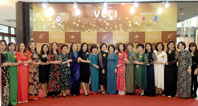 vwec la cau noi cua doanh nhan nu viet nam vuon ra the gioi