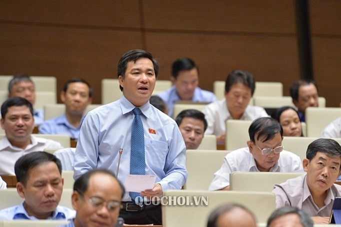 nen tinh tien phat nop cham theo lai suat ngan hang de dam bao tinh cong bang