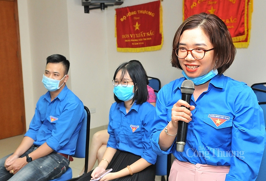 Tư tưởng, phong cách báo chí Hồ Chí Minh: Vẹn nguyên giá trị cho truyền thông hiện đại Tư tưởng, phong cách báo chí Hồ Chí Minh: Vẹn nguyên giá trị cho truyền thông hiện đại