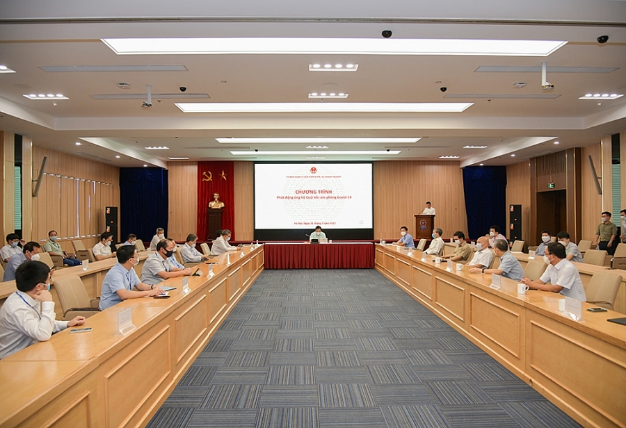 Các Tập đoàn, Tổng công ty nhà nước đóng góp, ủng hộ 2.360 tỷ đồng cho Quỹ vắc-xin phòng COVID-19 Các Tập đoàn, Tổng công ty nhà nước đóng góp, ủng hộ 2.360 tỷ đồng cho Quỹ vắc-xin phòng COVID-19