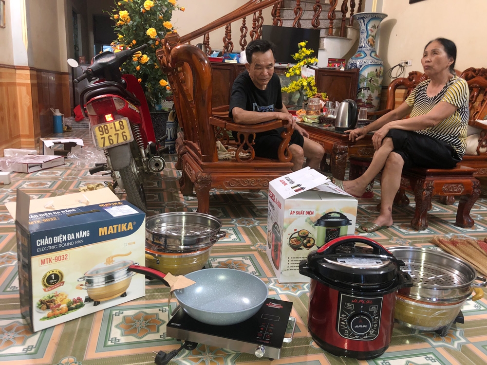Chính quyền cơ sở, cơ quan chức năng cần nâng cao trách nhiệm, xử lý kịp thời các trường hợp bán hàng trái phép, bảo vệ quyền lợi của người dân Chính quyền cơ sở, cơ quan chức năng cần nâng cao trách nhiệm, xử lý kịp thời các trường hợp bán hàng trái phép, bảo vệ quyền lợi của người dân