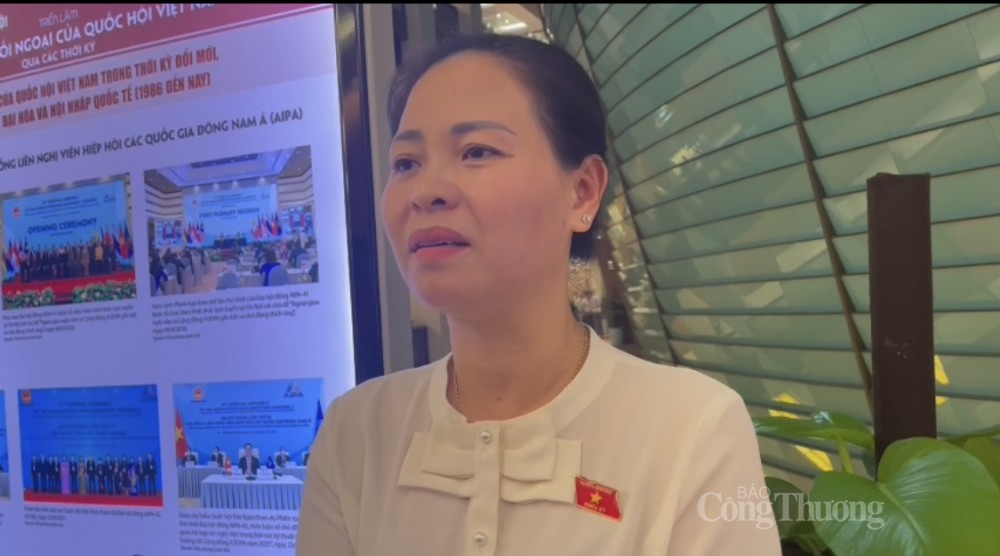 Đại biểu Nguyễn Thị Thu Dung - đoàn Thái Bình cho hay, việc dự kiến tăng học phí ở một số nơi trong thời gian gần đây là do chính sách của từng địa phương và đã có sự cân nhắc, tính toán từng đặc điểm riêng song không thể vượt quá quy định của nhà nước Đại biểu Nguyễn Thị Thu Dung - đoàn Thái Bình cho hay, việc dự kiến tăng học phí ở một số nơi trong thời gian gần đây là do chính sách của từng địa phương và đã có sự cân nhắc, tính toán từng đặc điểm riêng song không thể vượt quá quy định của nhà nước