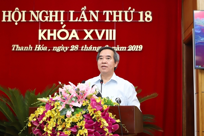 phat trien cong nghiep can lay loc hoa dau va cac san pham hoa dau la chu dao