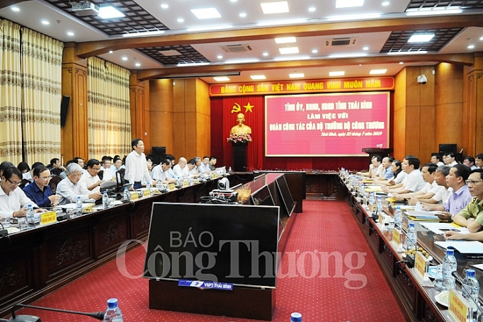 thai binh day manh phat trien cong nghiep huong toi nen kinh te nang dong
