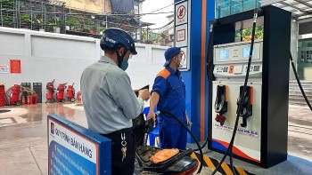 Thường vụ Quốc hội họp đột xuất, xem xét giảm thuế bảo vệ môi trường với xăng, dầu