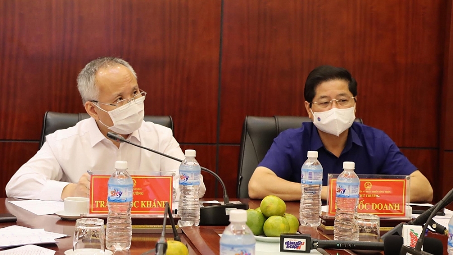Thứ trưởng Bộ Công Thương Trần Quốc Khánh và Thứ trưởng Bộ Nông nghiệp và Phát triển Nông thôn Lê Quốc Doanh đồng chủ trì Thứ trưởng Bộ Công Thương Trần Quốc Khánh và Thứ trưởng Bộ Nông nghiệp và Phát triển Nông thôn Lê Quốc Doanh đồng chủ trì