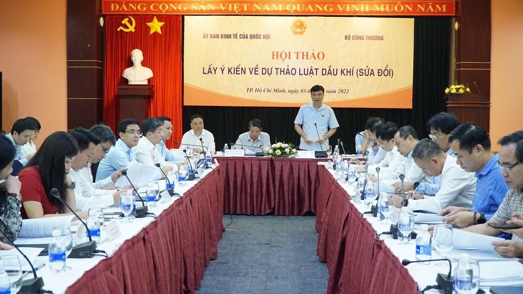 Chủ nhiệm Ủy ban Kinh tế Quốc hội Vũ Hồng Thanh phát biểu khai mạc Hội thảo Chủ nhiệm Ủy ban Kinh tế Quốc hội Vũ Hồng Thanh phát biểu khai mạc Hội thảo