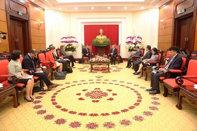 Kinh tế, thương mại luôn là trụ cột quan trọng trong quan hệ Việt Nam- Hoa Kỳ kinh te thuong mai luon la tru cot quan trong trong quan he viet nam hoa ky