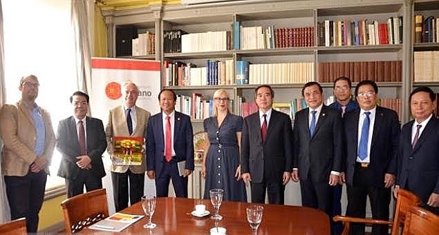 viet nam tay ban nha uu tien phat trien kinh te