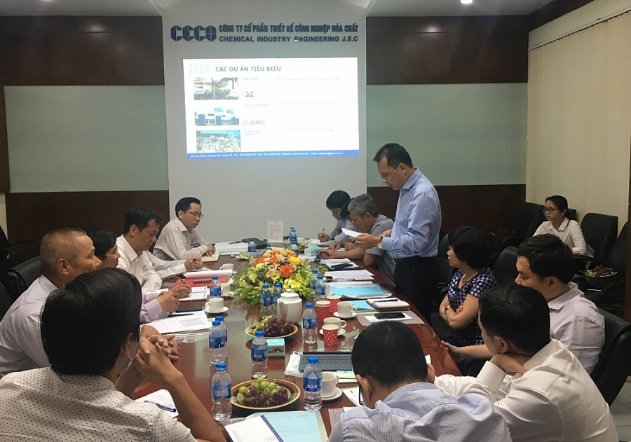 Thứ trưởng Bộ Công Thương Đặng Hoàng An tại buổi làm việc với Công ty CP Thiết kế Công nghiệp Hoá chất (CECO) 5035-img-2973