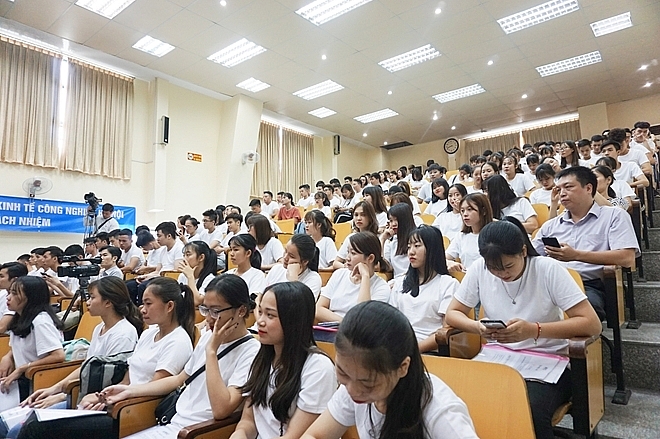 Nâng cao nhận thức về “Uống có trách nhiệm” cho sinh viên Thủ đô nang cao nhan thuc ve uong co trach nhiem cho sinh vien thu do