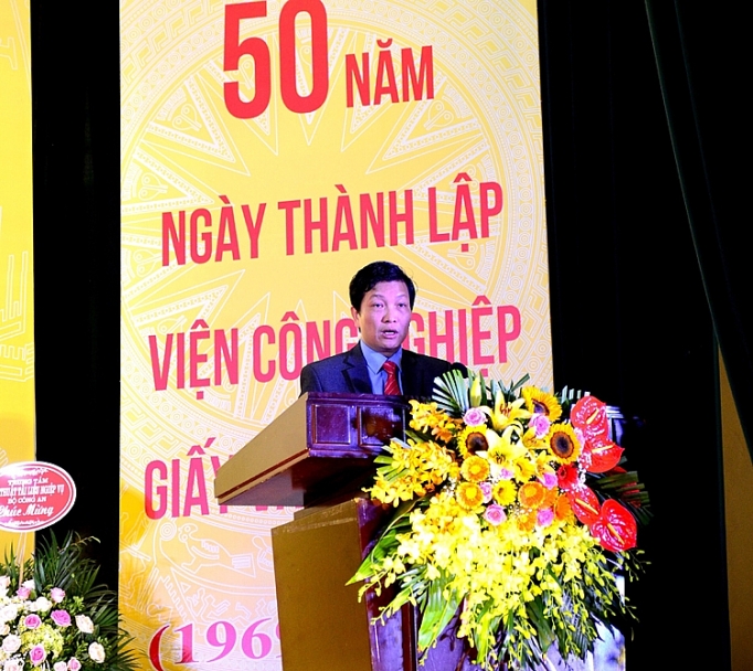 "Viện Công nghiệp giấy và Xenluylo là đơn vị nghiên cứu đầu ngành trong lĩnh vực công nghiệp giấy Việt Nam" vien cong nghiep giay va xenluylo la don vi nghien cuu dau nganh trong linh vuc cong nghiep giay viet nam