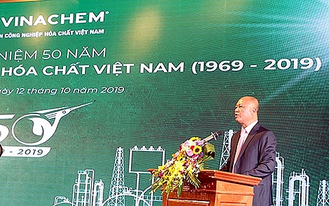 Ngành hóa chất tiếp tục giữ vững vai trò chủ đạo trong nền kinh tế quốc dân nganh hoa chat tiep tuc giu vung vai tro chu dao trong nen kinh te quoc dan