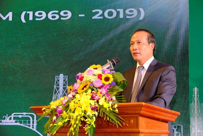 Ngành hóa chất tiếp tục giữ vững vai trò chủ đạo trong nền kinh tế quốc dân nganh hoa chat tiep tuc giu vung vai tro chu dao trong nen kinh te quoc dan