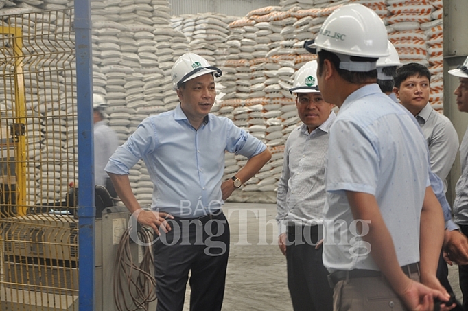 Dứt điểm giải quyết tồn đọng, bàn giải pháp gỡ khó cho doanh nghiệp hóa chất dut diem giai quyet ton dong ban giai phap go kho cho doanh nghiep hoa chat