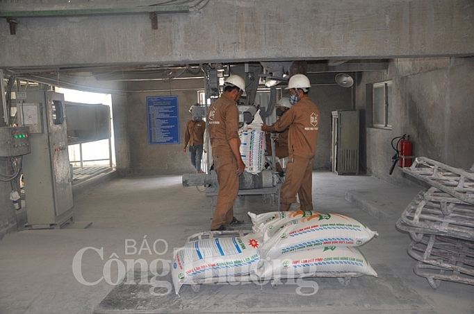 Dứt điểm giải quyết tồn đọng, bàn giải pháp gỡ khó cho doanh nghiệp hóa chất dut diem giai quyet ton dong ban giai phap go kho cho doanh nghiep hoa chat