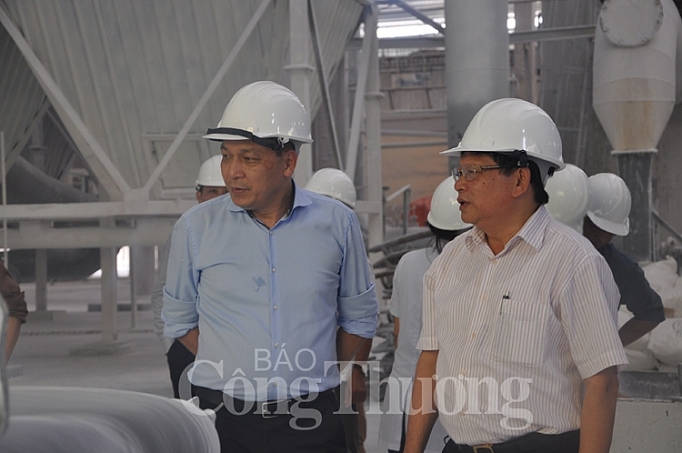 Dứt điểm giải quyết tồn đọng, bàn giải pháp gỡ khó cho doanh nghiệp hóa chất dut diem giai quyet ton dong ban giai phap go kho cho doanh nghiep hoa chat