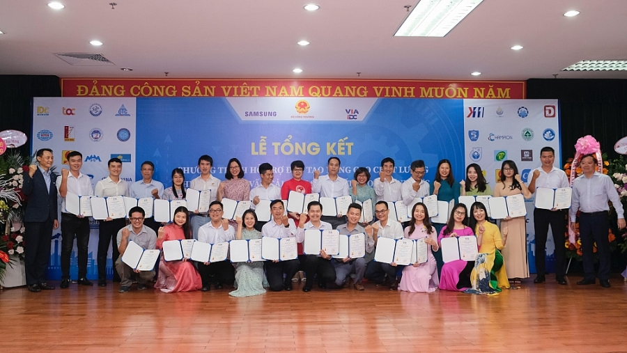 5407-z2105521376245-c0f2f6bb502c8f2563e1f85111d08d36