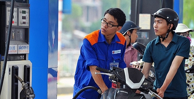 gia xang tiep tuc giam manh tu 15h ngay 2111