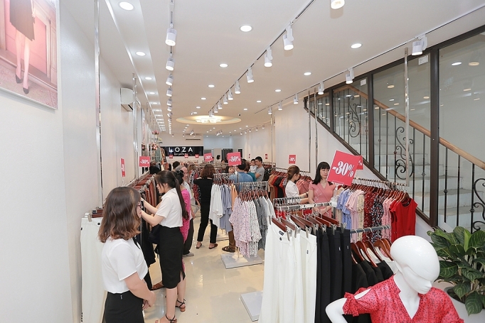 canh giac hang thoi trang tung chieu giam gia