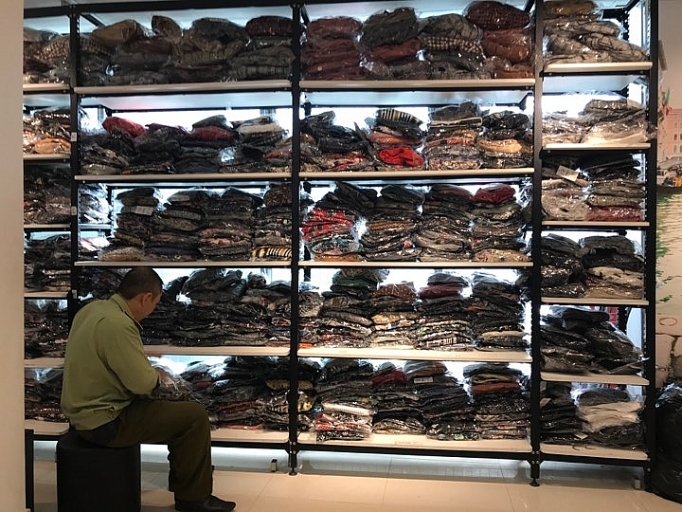 Kiểm tra 5 điểm kinh doanh Seven.am: Chưa phát hiện có chữ Trung Quốc gắn trên sản phẩm kiem tra 5 diem kinh doanh sevenam chua phat hien co chu trung quoc gan tren san pham