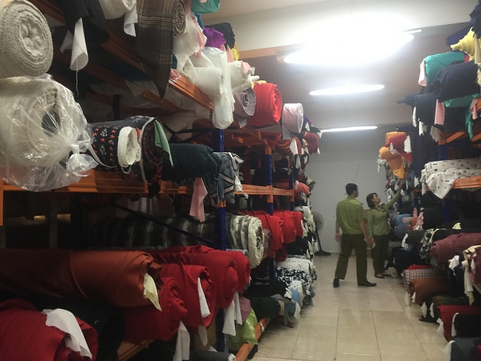 Kiểm tra 5 điểm kinh doanh Seven.am: Chưa phát hiện có chữ Trung Quốc gắn trên sản phẩm kiem tra 5 diem kinh doanh sevenam chua phat hien co chu trung quoc gan tren san pham